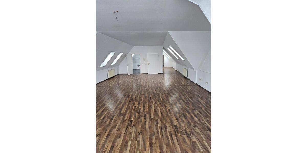 Helle 4-Zimmer-DG-Wohnung in Dingelstädt (130 m²) – sofort verfügbar 4 zimmer
