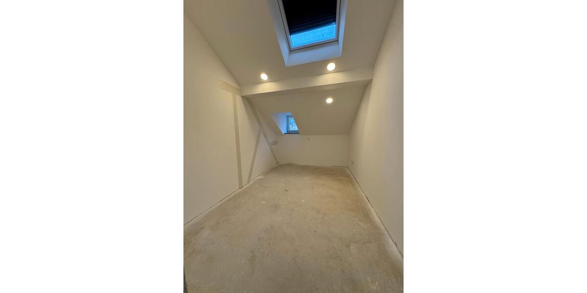 Dachgeschoßwohnung Wiesbaden - 3 Zimmer, 66 m&sup2;, 1.500&euro; | Angebot:26677562