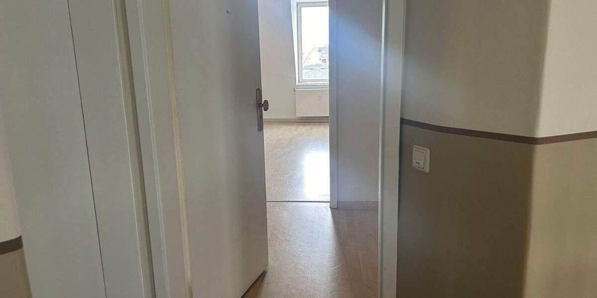 Etagenwohnung Halle (Saale) Innenstadt - 1 Zimmer, 56 m&sup2;, 504&euro; | Angebot:26703024