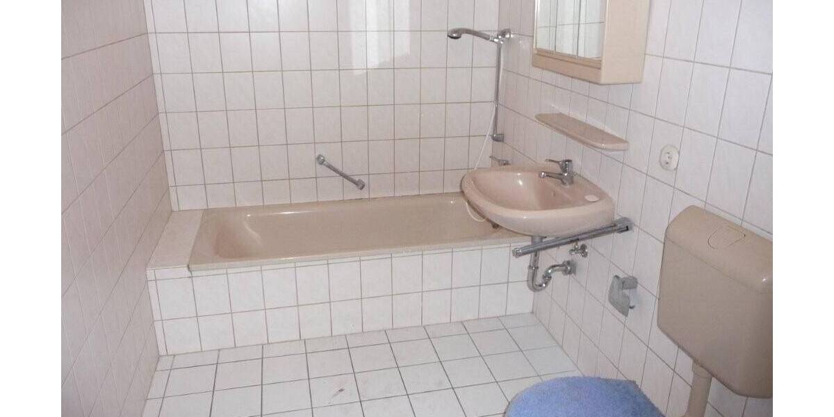 Etagenwohnung Bodenwerder - 3 Zimmer, 77 m&sup2;, 470&euro; | Angebot:26187862