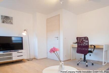 Ruhig und modern möbliertes Dachgeschoss für 3-6 Monate in Bötzingen zimmer