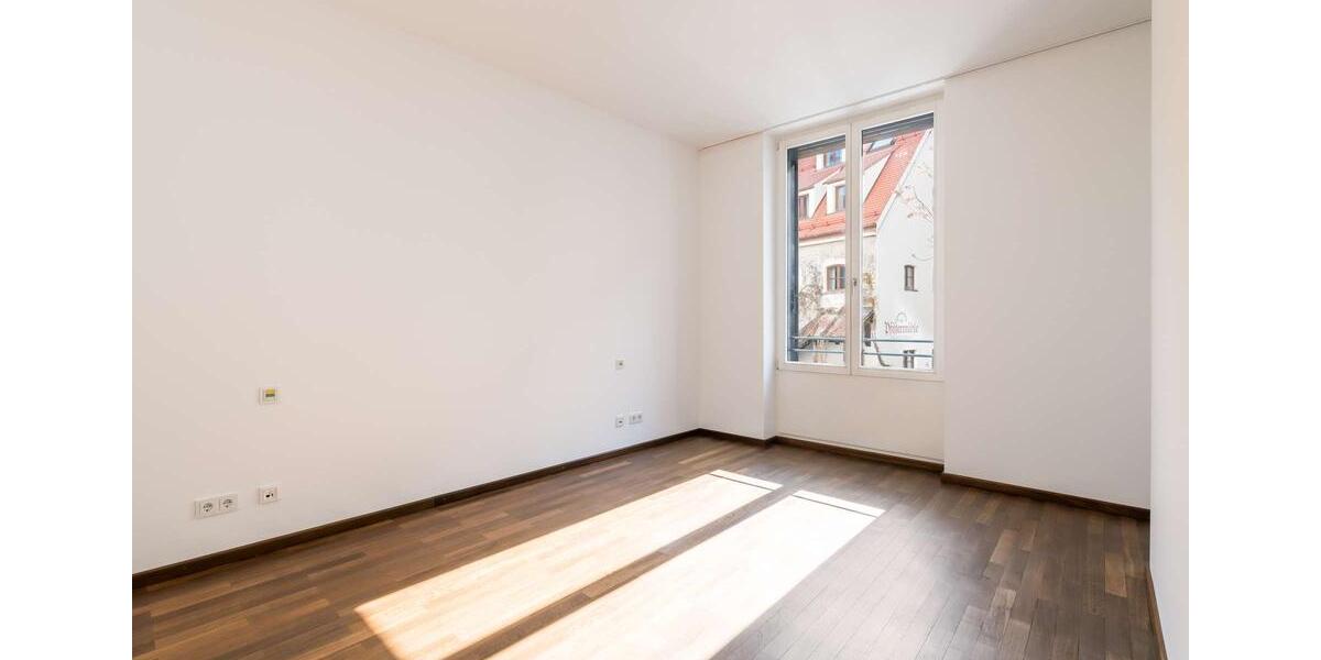 Erdgeschoßwohnung München Altstadt-Lehel - 3 Zimmer, 137 m&sup2;, 3.990&euro; | Angebot:26649880
