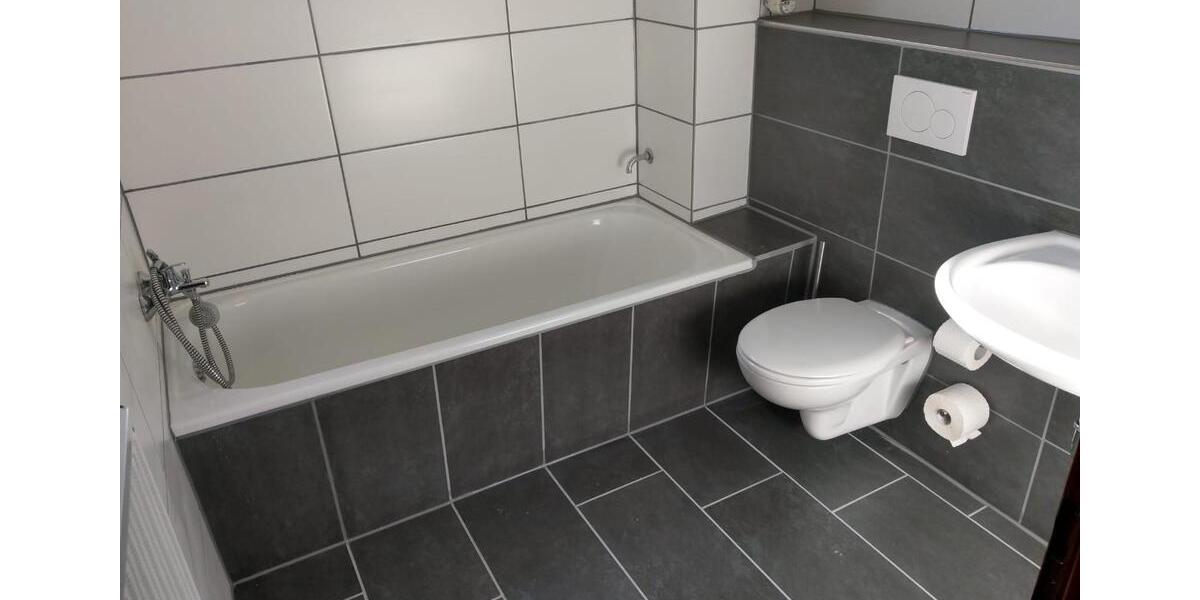 Helle 3-Zimmer-Wohnung mit Balkon in DU-Großenbaum 3 zimmer