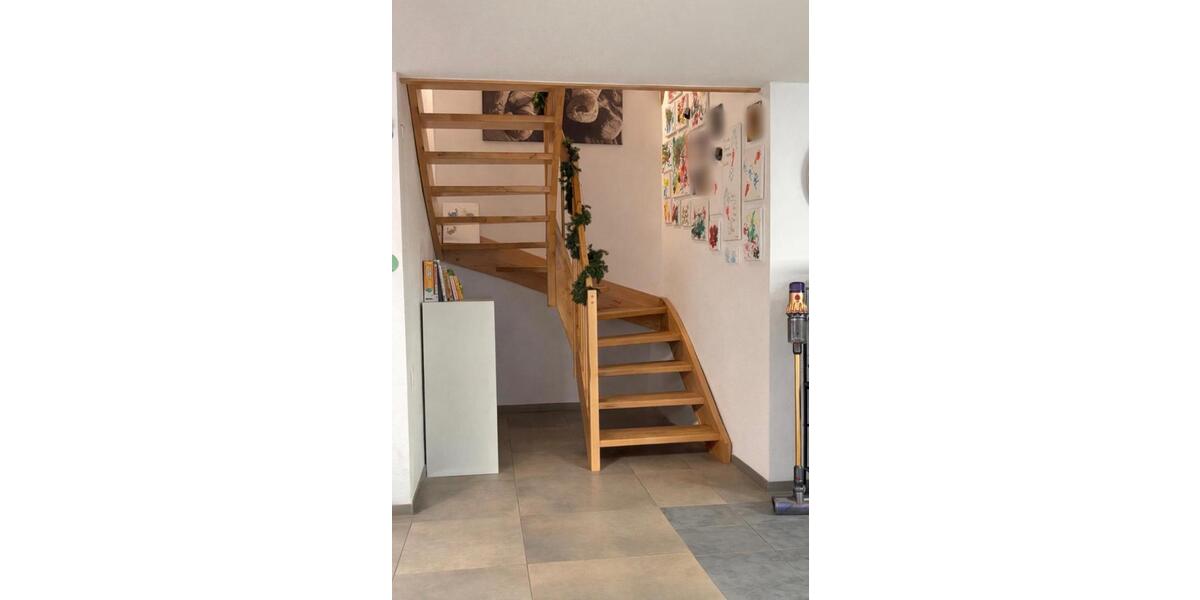 Etagenwohnung Neustadt am Rübenberge - 4 Zimmer, 140 m&sup2;, 1.330&euro; | Angebot:24715523