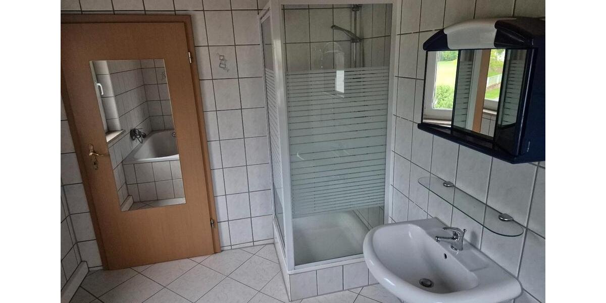 Etagenwohnung Helmbrechts - 2 Zimmer, 77 m&sup2;, 430&euro; | Angebot:26561803
