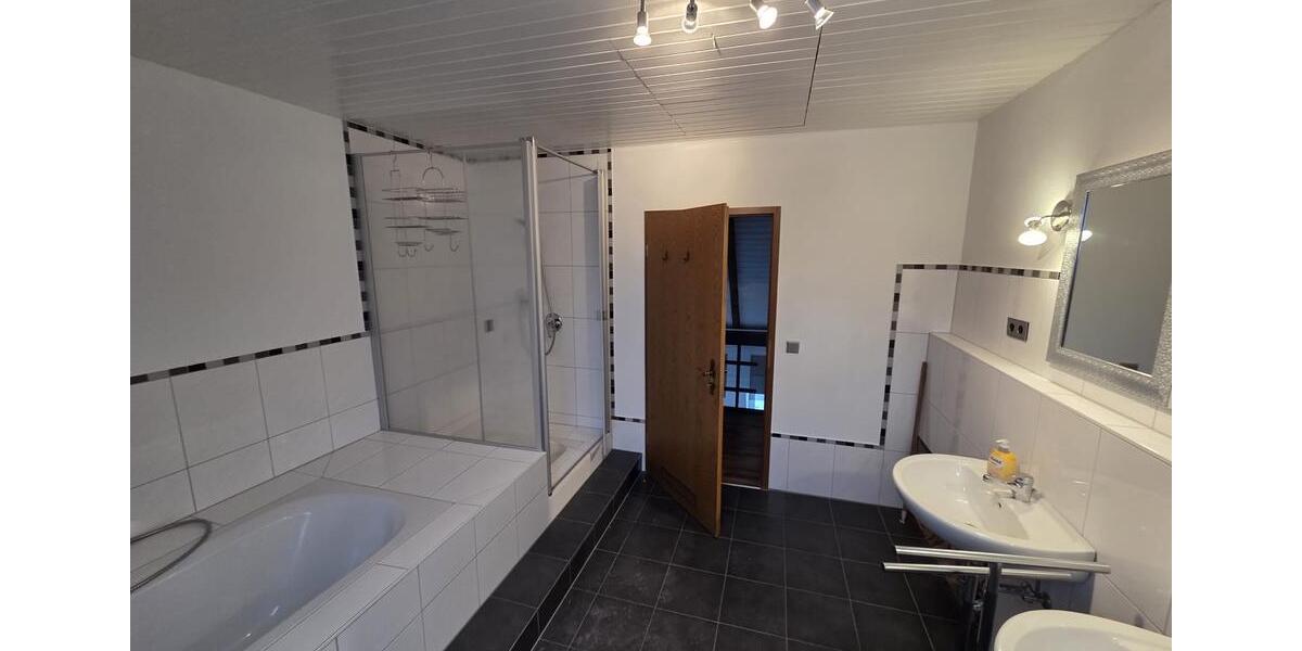 Etagenwohnung Kulmbach Blaich - 3 Zimmer, 120 m&sup2;, 1.100&euro; | Angebot:24802540