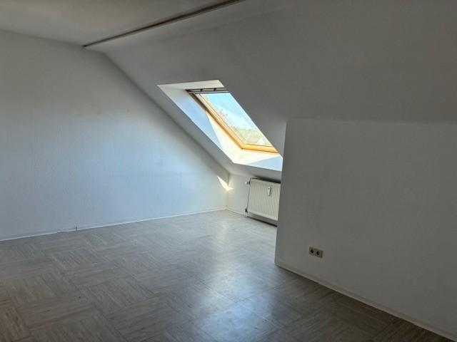 Dachgeschoßwohnung Köln Rodenkirchen - 2 Zimmer, 62 m&sup2;, 714&euro; | Angebot:25679105