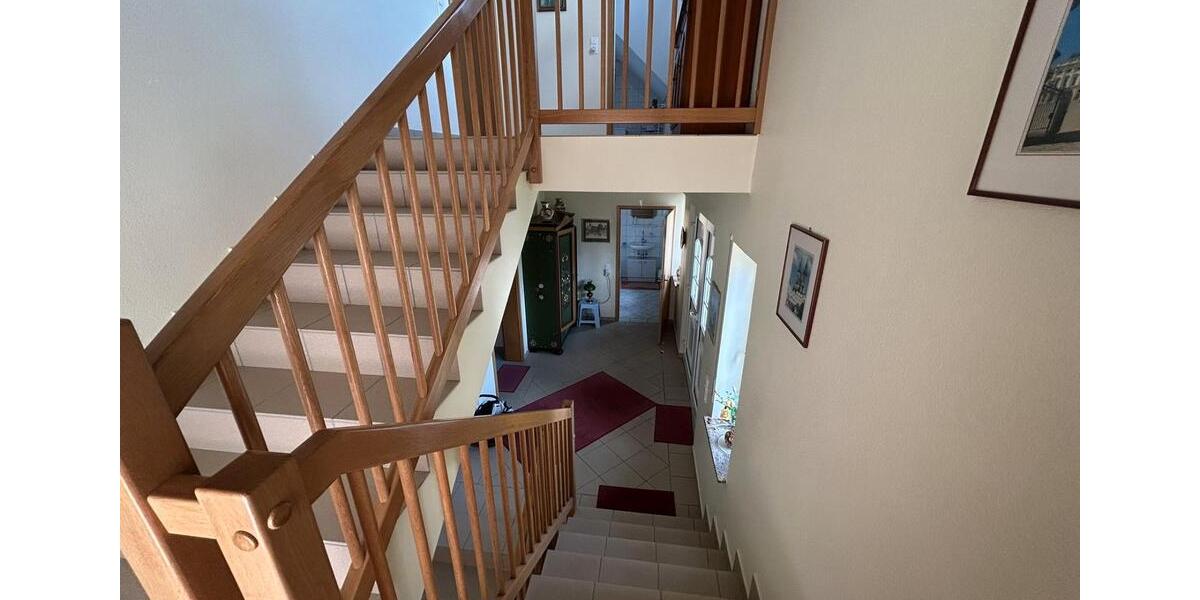 Einfamilienhaus Arnsberg - 7 Zimmer, 200 m&sup2;, 1.500&euro; | Angebot:25125028