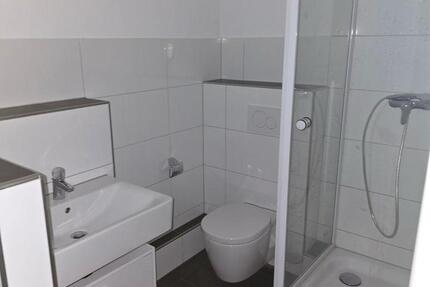 Helle, frisch renovierte 2-Zimmer-Wohnung mit Balkon und Parkblic 2 zimmer