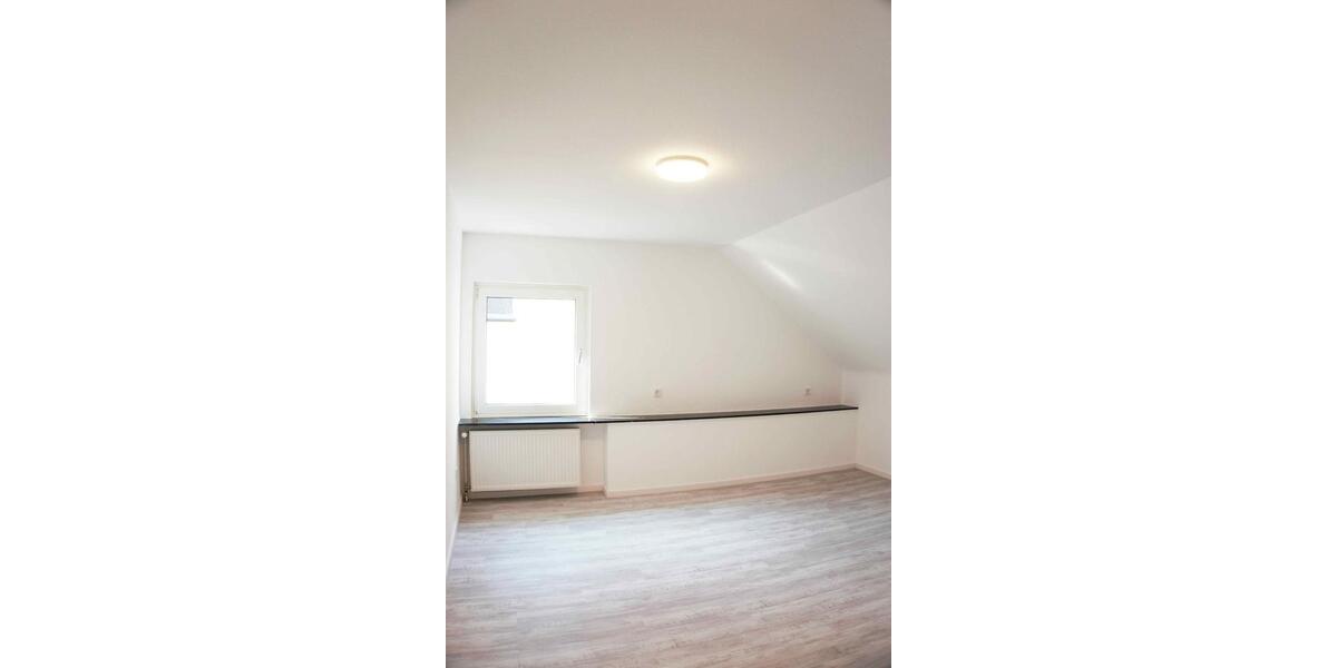 Dachgeschoßwohnung Zell (Mosel) - 4 Zimmer, 75 m&sup2;, 700&euro; | Angebot:22980753