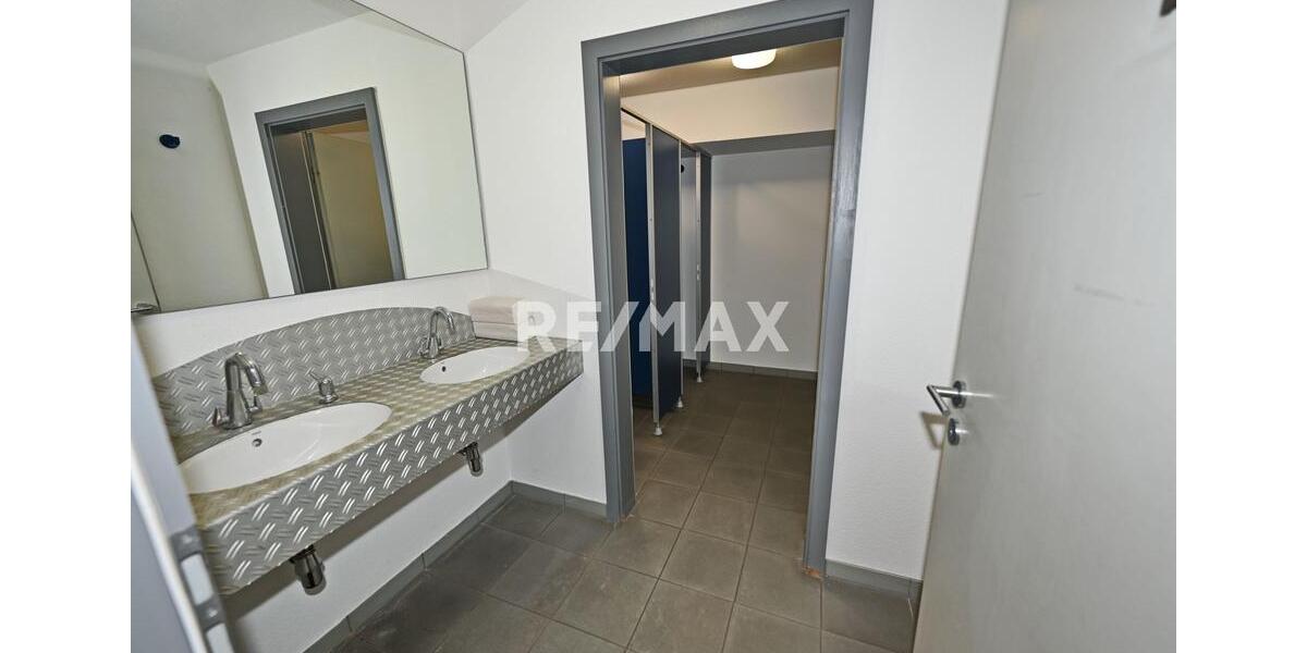 Gewerbeobjekt Bedburg-Hau Hau - 2.016&euro; | Angebot:23795359