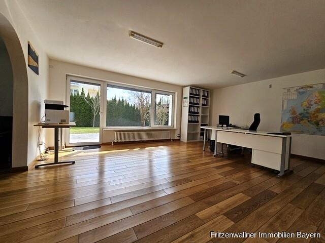 Erdgeschoßwohnung Kaufbeuren - 4 Zimmer, 125 m&sup2;, 1.500&euro; | Angebot:26489971