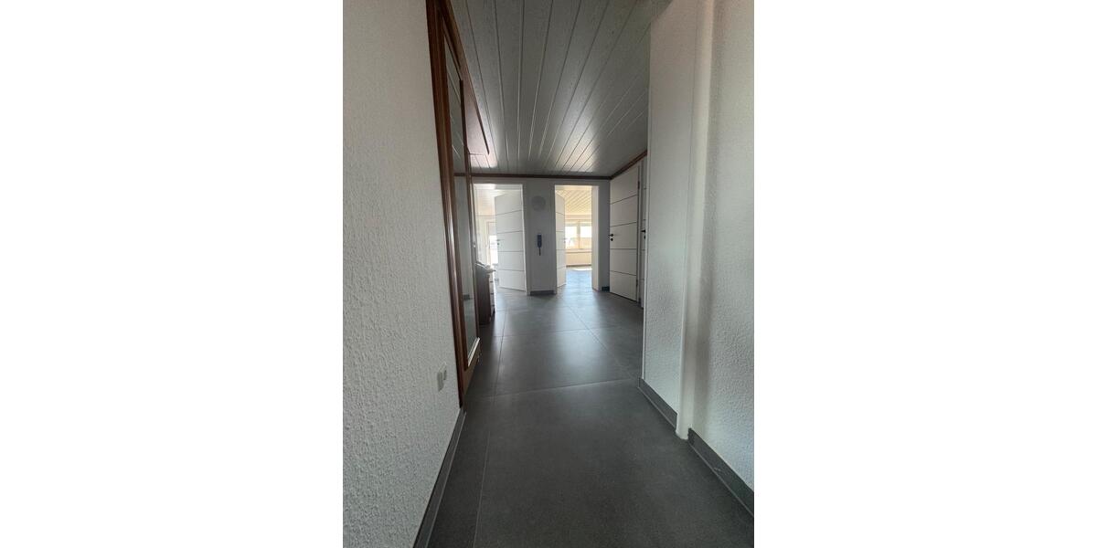 Etagenwohnung Neukirchen - 3 Zimmer, 120 m&sup2;, 1.400&euro; | Angebot:26148673