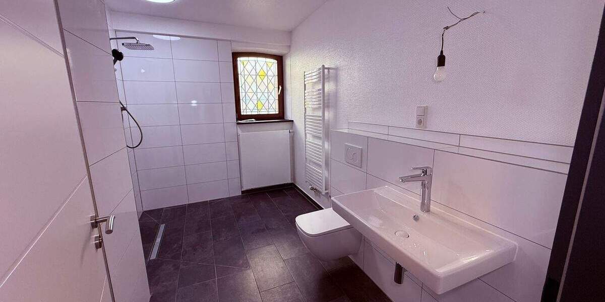 Mehrfamilienhaus, Wohnhaus Köln Zündorf - 5 Zimmer, 170 m&sup2;, 2.100&euro; | Angebot:26753804