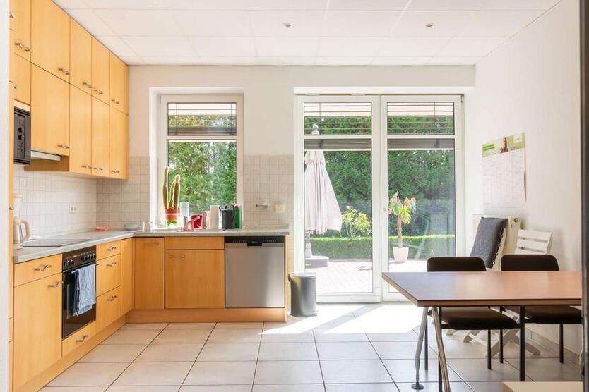 Großzügige Gewerbefläche mit flexibler Raumaufteilung und Wohnoption. Obj. 8989 zimmer