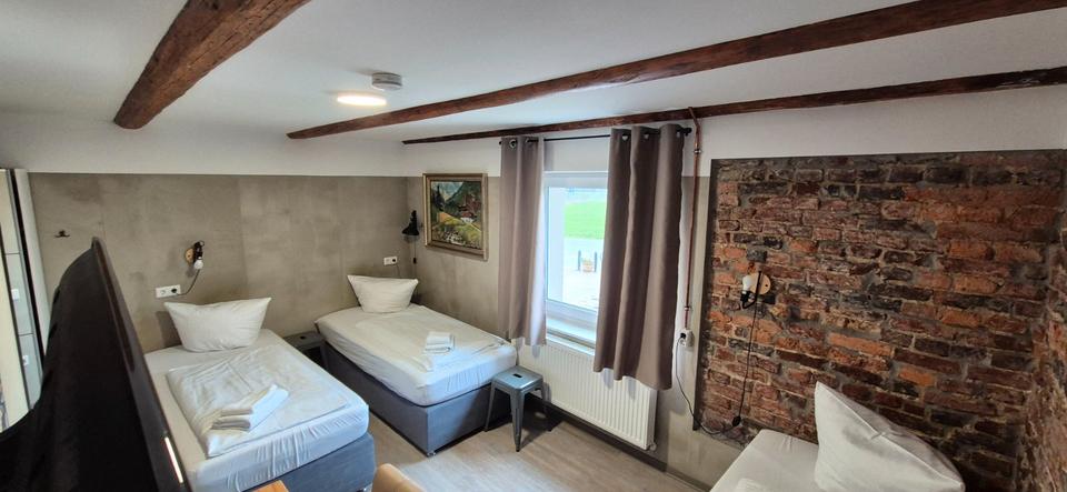 Wohnen auf Zeit Bielefeld Heepen - 11 Zimmer, 15 m&sup2;, 20&euro; | Angebot:26019216