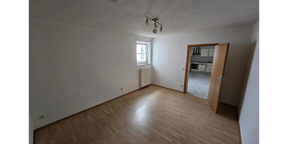 Etagenwohnung Mengkofen - 2 Zimmer, 33 m&sup2;, 300&euro; | Angebot:24476779