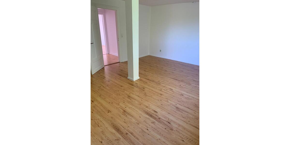 Dachgeschoßwohnung Kiel - 4 Zimmer, 127 m&sup2;, 1.590&euro; | Angebot:25831332