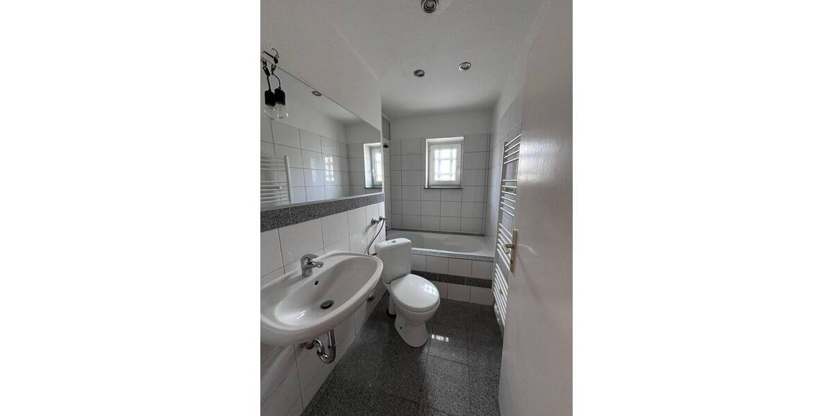 2 ZKB, 2.OG re, renoviert, Trifelsstr. 15, 66113 Saarbrücken 2 zimmer