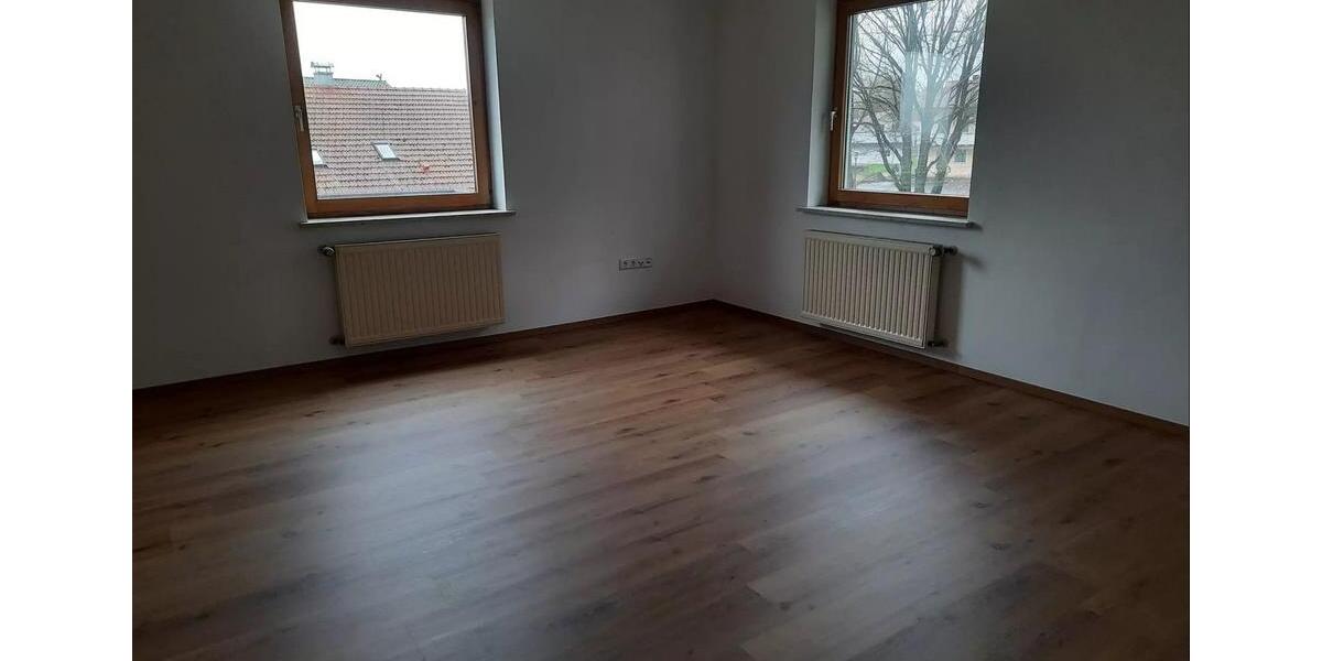 Etagenwohnung Weiding - 4 Zimmer, 97 m&sup2;, 700&euro; | Angebot:26336682