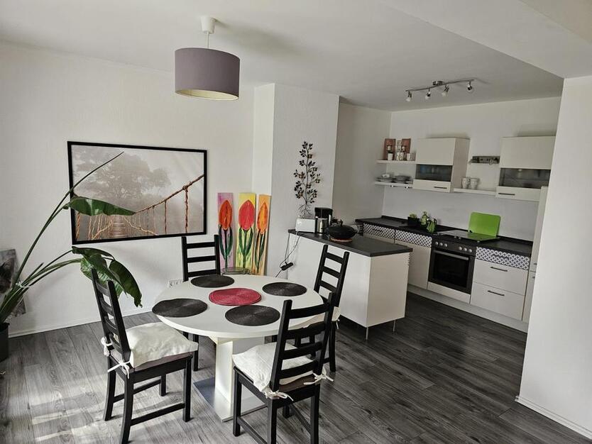 WG Zimmer im Reihenhaus, Spielstraße, möbliert, Terrasse, Wlan