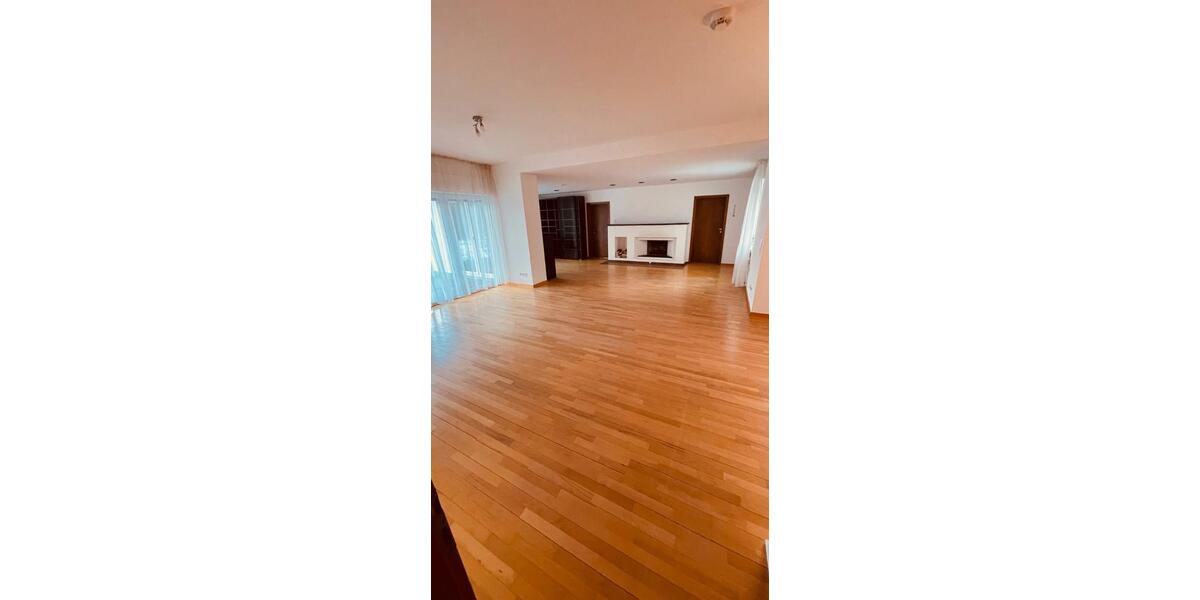 Doppelhaushälfte Lage - 6 Zimmer, 235 m&sup2;, 1.250&euro; | Angebot:26665107