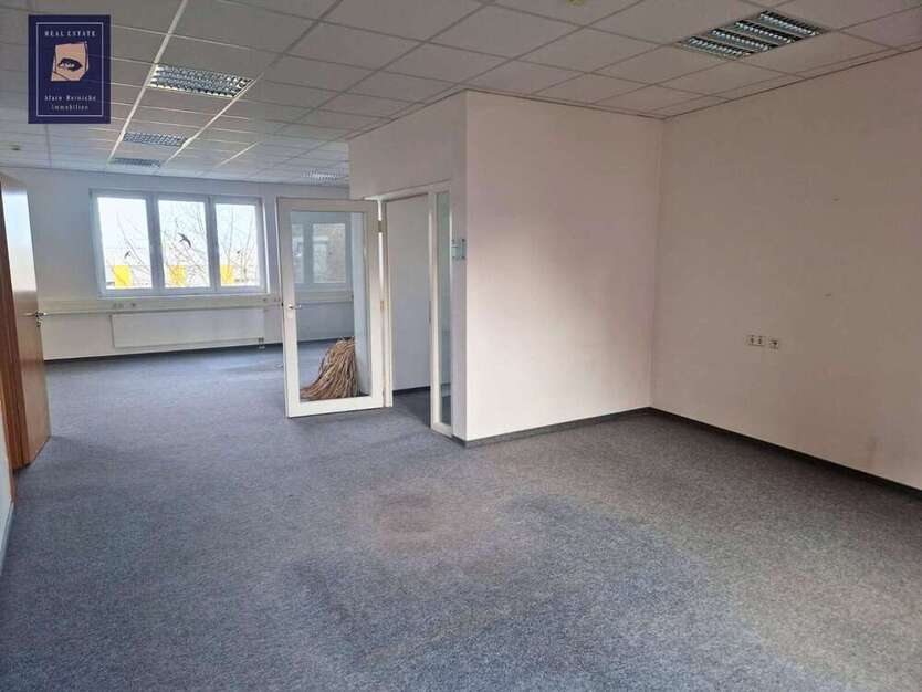 444 qm helle und geräumige Gewerbefläche im 1. OG 10 zimmer