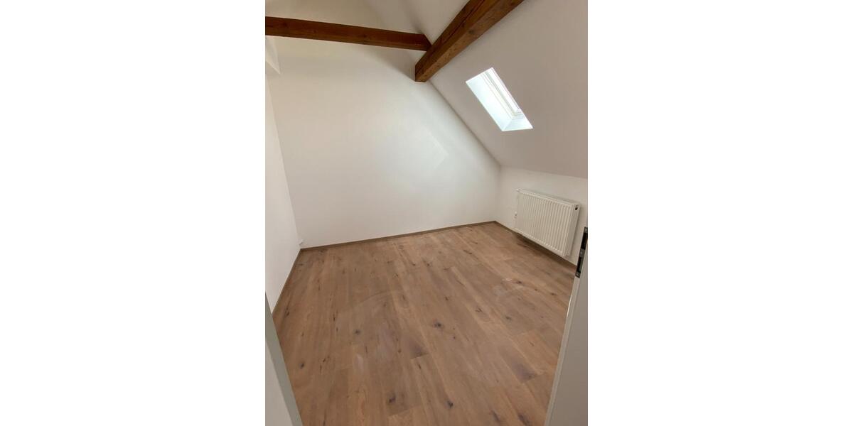 Dachgeschoßwohnung Villingen-Schwenningen Schwenningen - 3 Zimmer, 70 m&sup2;, 850&euro; | Angebot:26019204