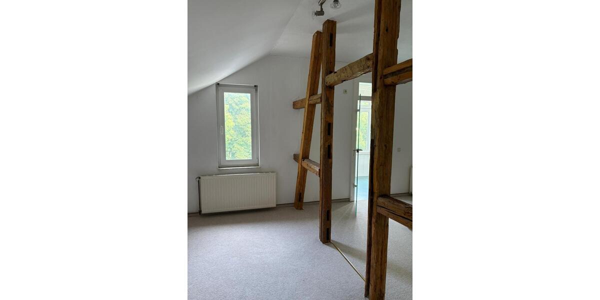 Dachgeschoßwohnung Eisenach - 4 Zimmer, 138 m&sup2;, 970&euro; | Angebot:21987915