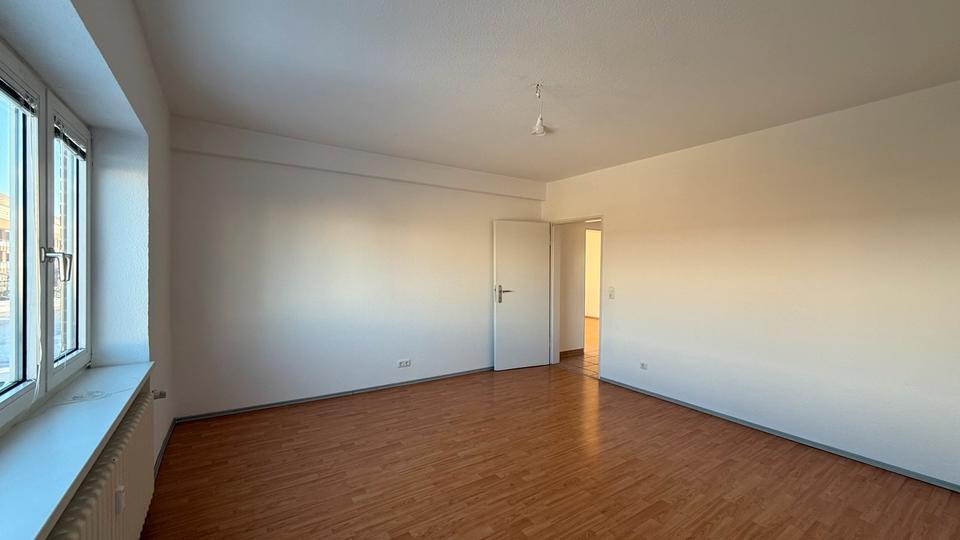 Geräumige Mietwohnung - 3 Zimmer, Balkon, Küche, Bad 3 zimmer