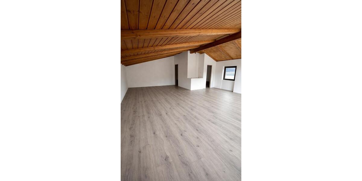 Dachgeschoßwohnung Michelbach an der Bilz - 1 Zimmer, 44 m&sup2;, 600&euro; | Angebot:26024486