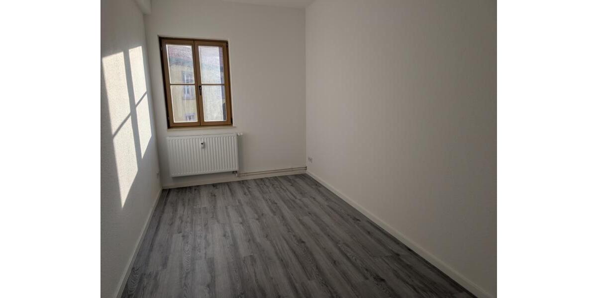 Etagenwohnung Querfurt - 3 Zimmer, 88 m&sup2;, 540&euro; | Angebot:24431003