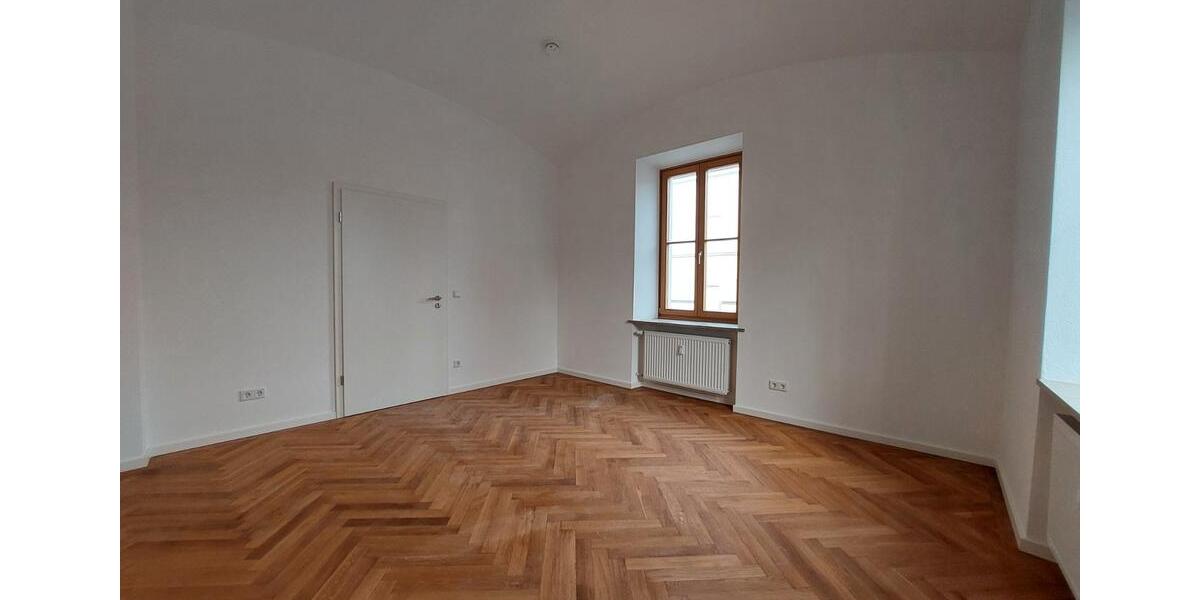 Erdgeschoßwohnung Straubing - 4 Zimmer, 137 m&sup2;, 1.050&euro; | Angebot:26007881