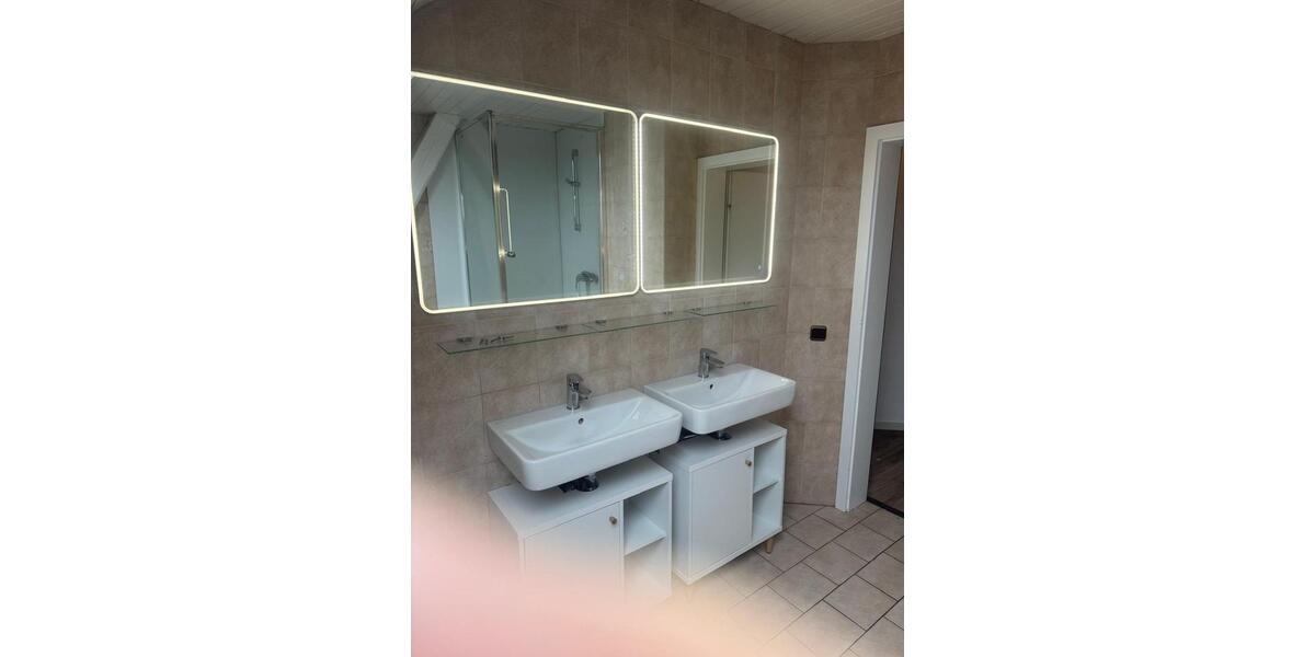 Dachgeschoßwohnung Gießen - 5 Zimmer, 159 m&sup2;, 1.950&euro; | Angebot:24849714