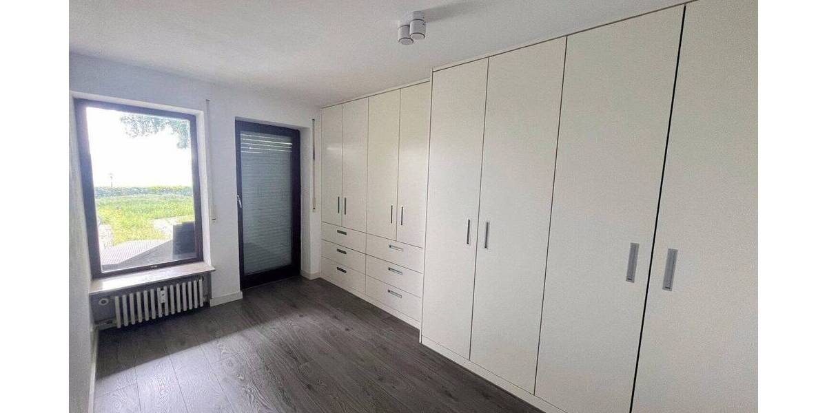 Reihenmittelhaus Stuttgart Nord - 7 Zimmer, 183 m&sup2;, 2.725&euro; | Angebot:26926626