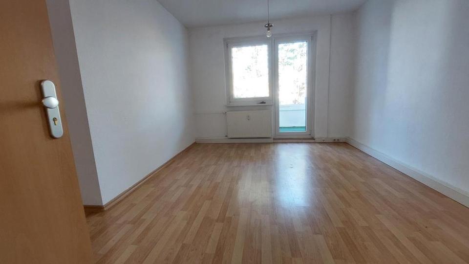 Etagenwohnung Bernsdorf - 1 Zimmer, 24 m&sup2;, 100&euro; | Angebot:21294778