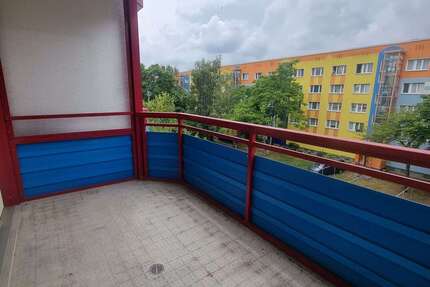 Wohnung Schönebeck - 3 Zimmer, 58 m&sup2;, 322&euro; | Angebot:27055694
