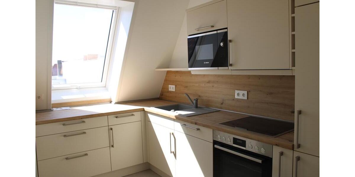 Dachgeschoßwohnung Berlin Charlottenburg-Wilmersdorf - 3 Zimmer, 115 m&sup2;, 2.150&euro; | Angebot:26350742