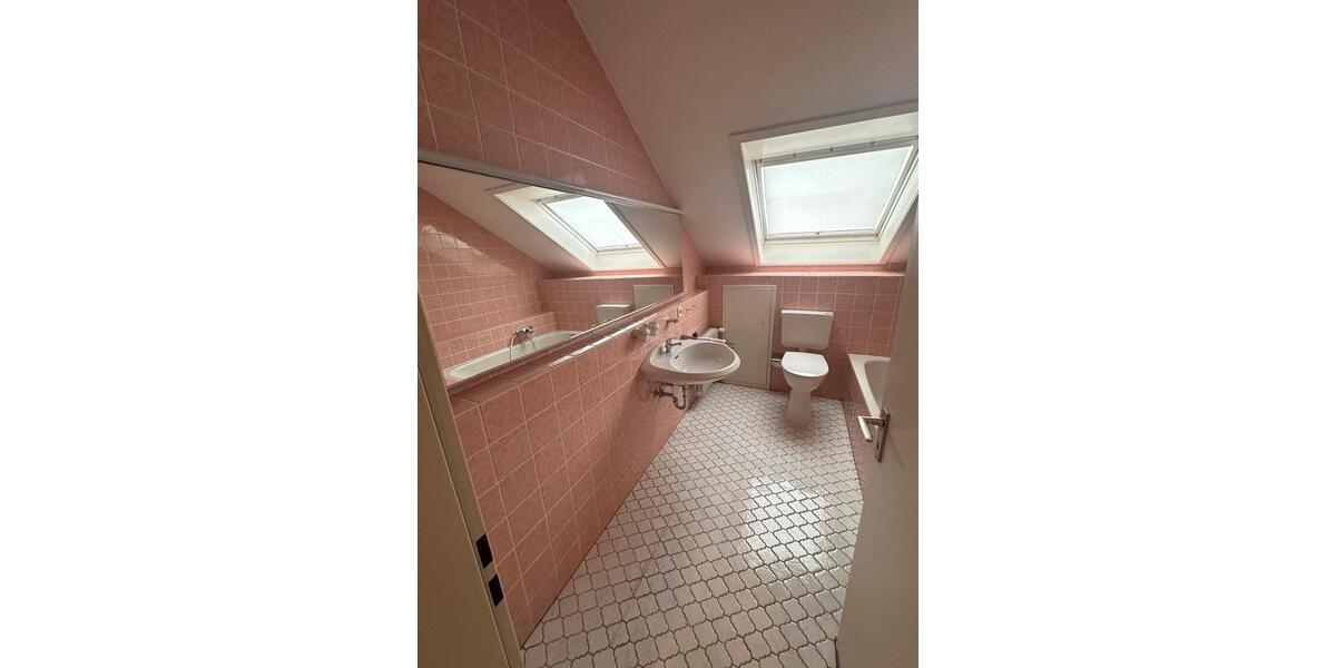 Dachgeschoßwohnung Aachen Aachen-Mitte - 2 Zimmer, 95 m&sup2;, 950&euro; | Angebot:24522712