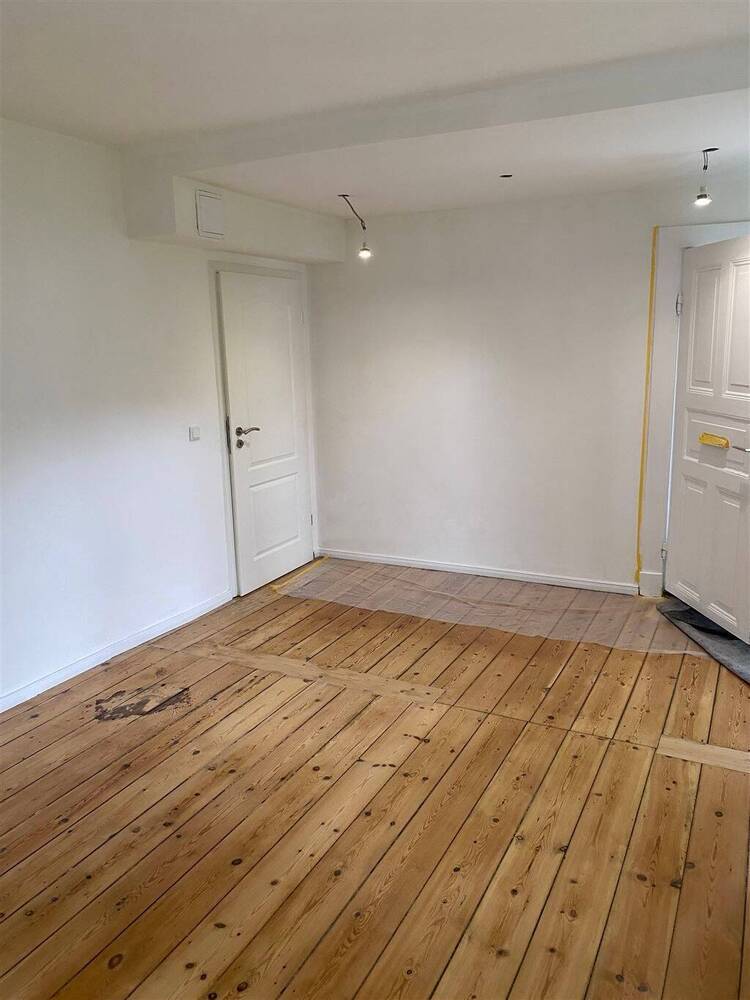 Tolle, Lichtdurchflutete 3 Zimmer Wohnung über 2 Ebenen und großer Terrasse. Erstbezug nach Sanierung!