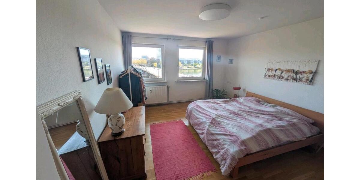 Etagenwohnung Frankfurt am Main Ostend - 3 Zimmer, 84 m&sup2;, 1.900&euro; | Angebot:26679021