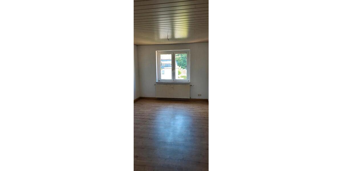 Dachgeschoßwohnung Oelsnitz (Erzgebirge) - 2 Zimmer, 350&euro; | Angebot:22129307