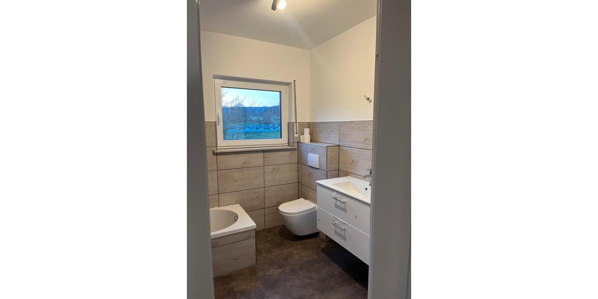 Etagenwohnung Gladenbach - 3 Zimmer, 117 m&sup2;, 1.315&euro; | Angebot:26241348