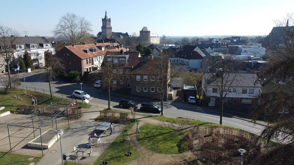 Etagenwohnung Kleve - 3 Zimmer, 160 m&sup2;, 1.600&euro; | Angebot:25391936