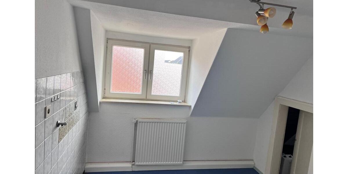 Dachgeschoßwohnung Detmold - 2 Zimmer, 50 m&sup2;, 430&euro; | Angebot:25653930