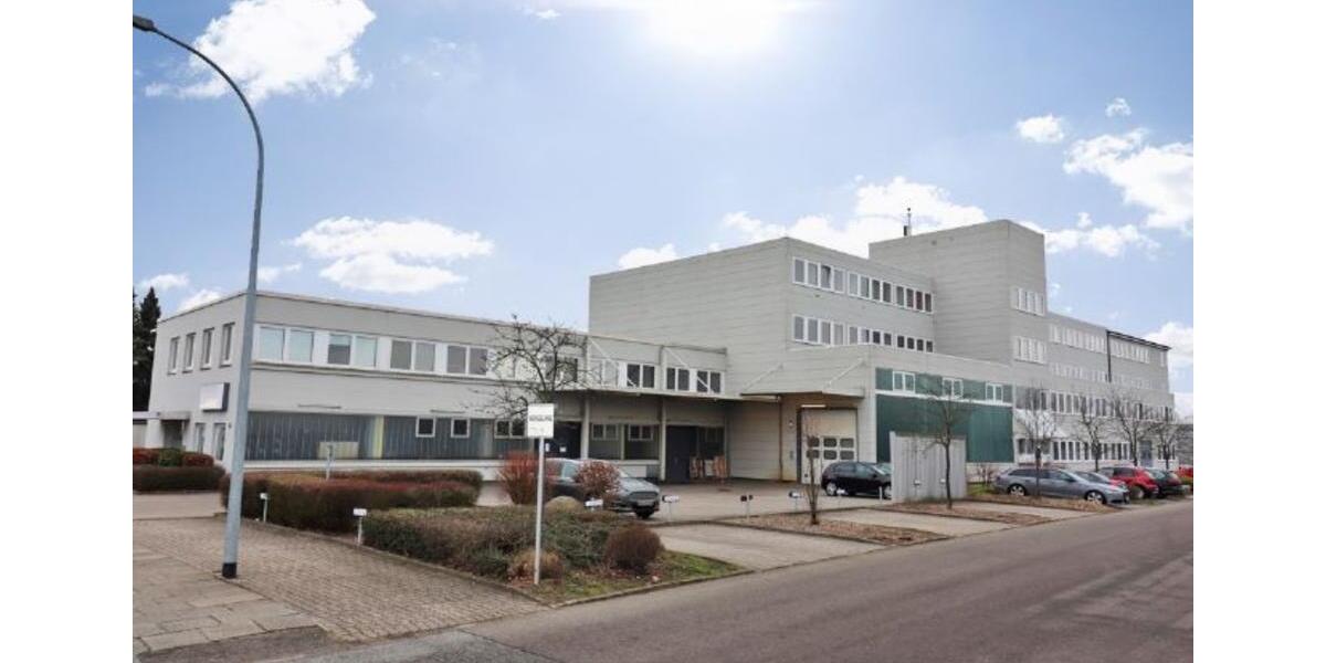 Helles Büro im 2.OG mit Fahrstuhl zimmer