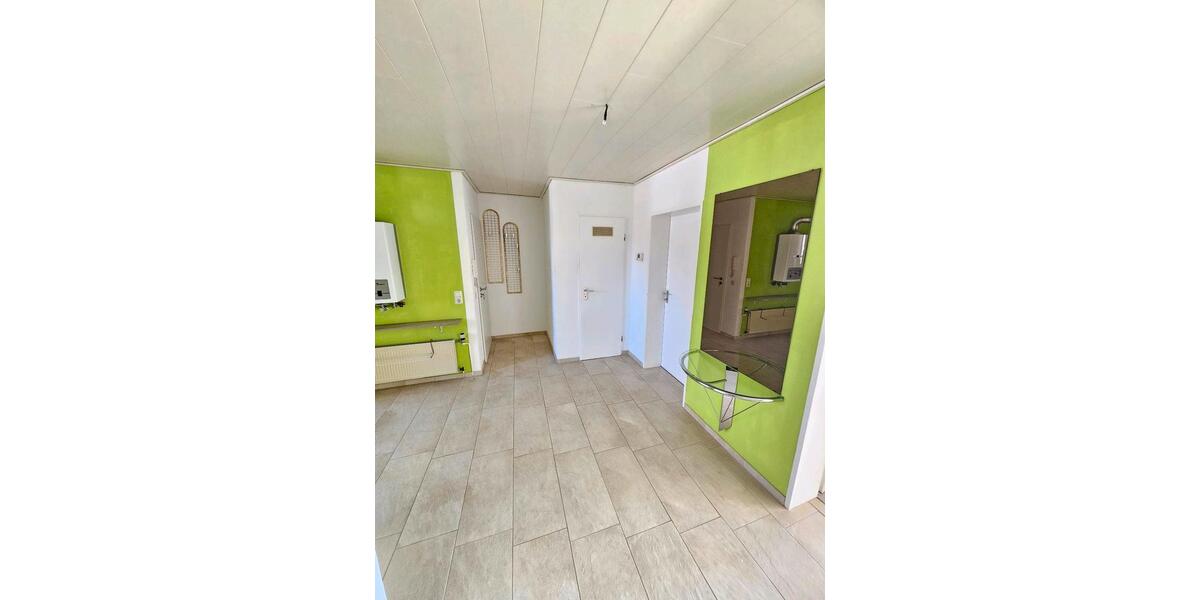 Etagenwohnung Bergneustadt - 3 Zimmer, 77 m&sup2;, 700&euro; | Angebot:26618880