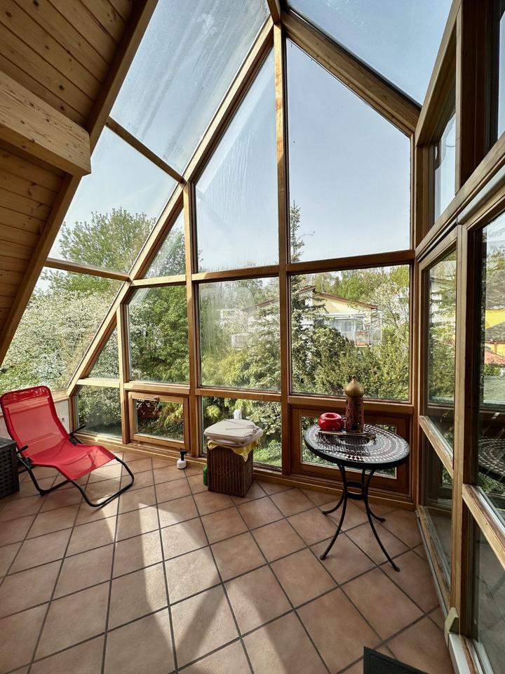 4,5 Zimmer Maisonette-Wohnung mit Galerie und Wintergarten in DAH