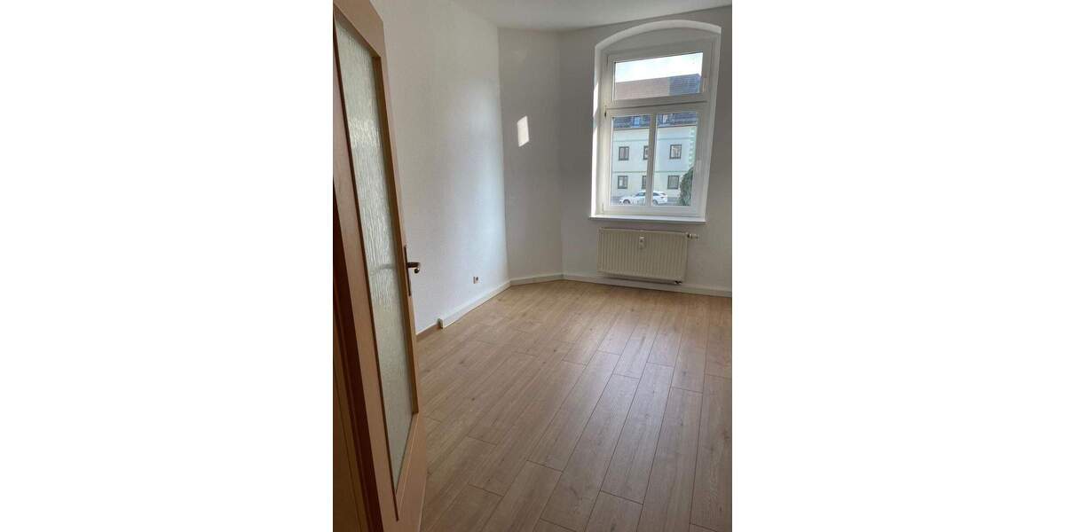 Etagenwohnung Roßwein - 3 Zimmer, 70 m&sup2;, 385&euro; | Angebot:25999174