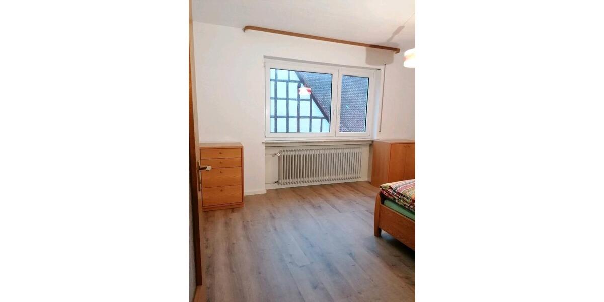 Etagenwohnung Adelshofen - 4 Zimmer, 113 m&sup2;, 790&euro; | Angebot:26522817